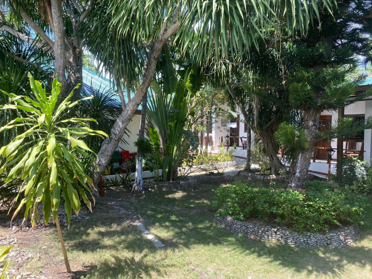 Marina Village Moalboal Exterior photo